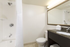 Holiday Inn & Suites Across From Universal Orlando