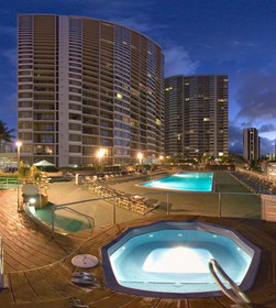 Waikiki Banyan by Koko Resorts