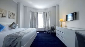 lakefront king room