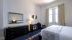 Standard king room