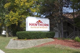 Hawthorn Suites by Wyndham Troy