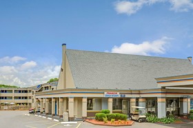 Charlotte Speedway Inn and Suites