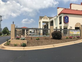 Carolina Inn of Lake Norman