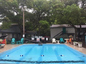 Captain's Cove Motel