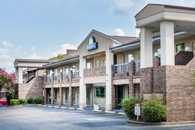 Days Inn by Wyndham Raleigh Glenwood-Crabtree