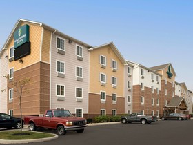 WoodSpring Suites Cleveland Airport