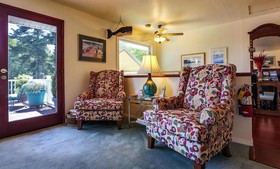 Hillside House Bed & Breakfast