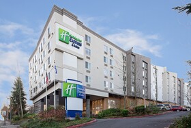 Holiday Inn Express & Suites Seattle-Sea-Tac Airport
