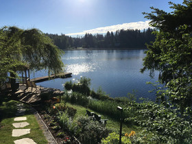 Cottage Lake Tree House Bed And Breakfast