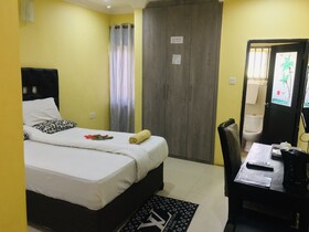 Golden Hills Lodge
